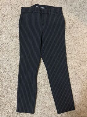 Old navy women’s Black Pinstripe Dress Pants - Classic Tailored Fit